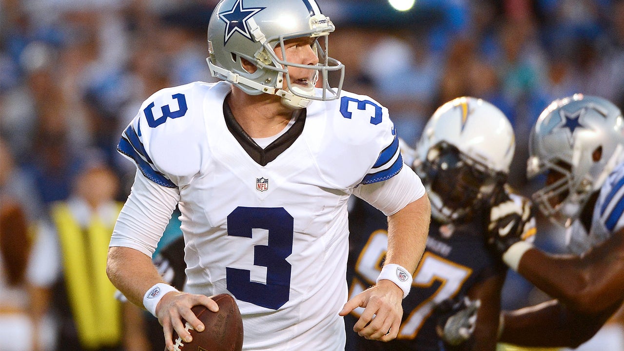 Weeden displays capable QB play, earns confidence in teammates